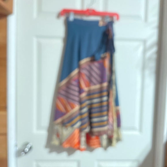 New reversible wrap silk skirt - Picture 3 of 6